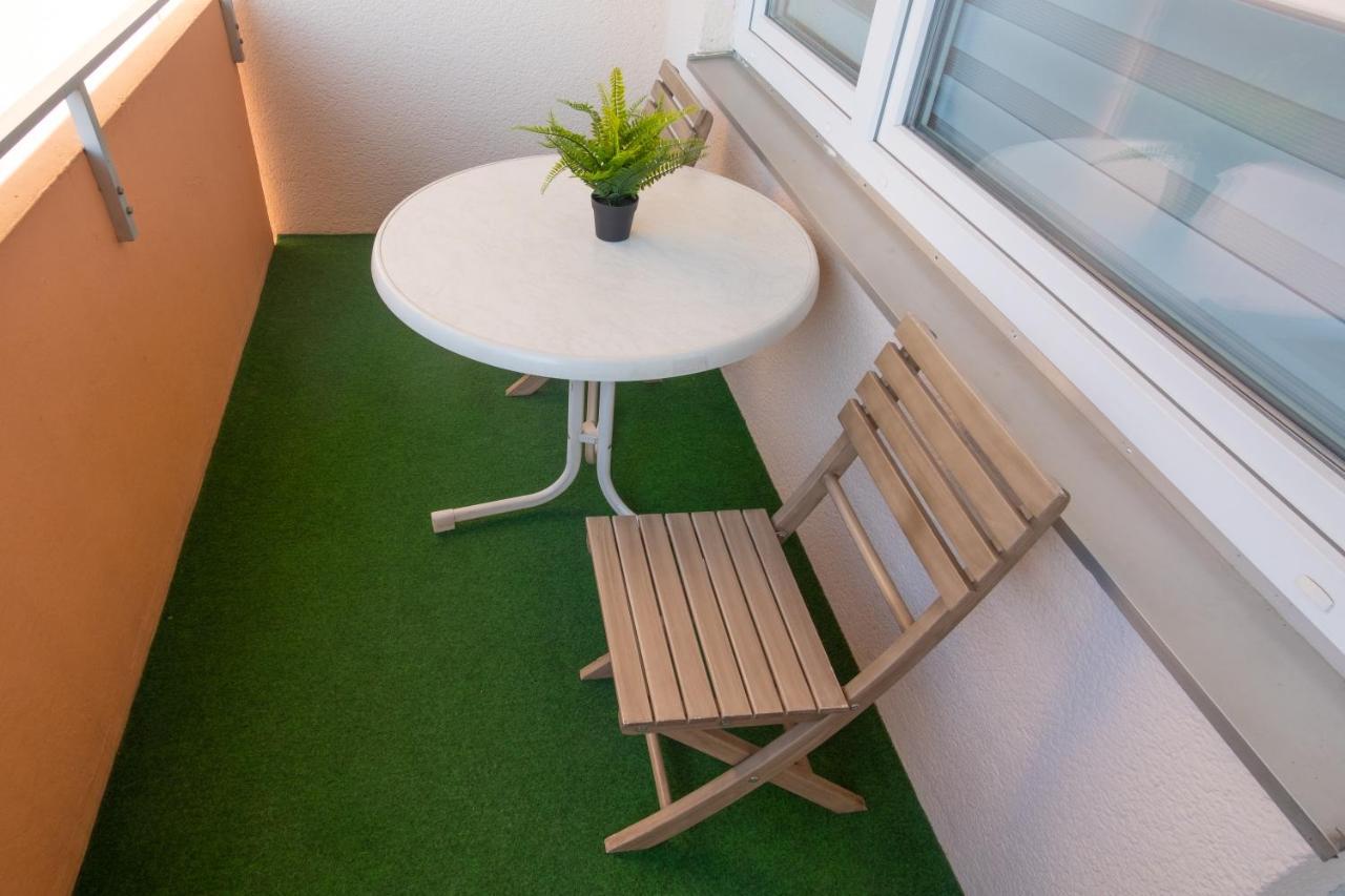Schoene 2 Zimmerwohnung Mit Uhd-Tv, Grossem Balkon Und Haengematte Lampertheim Exterior photo